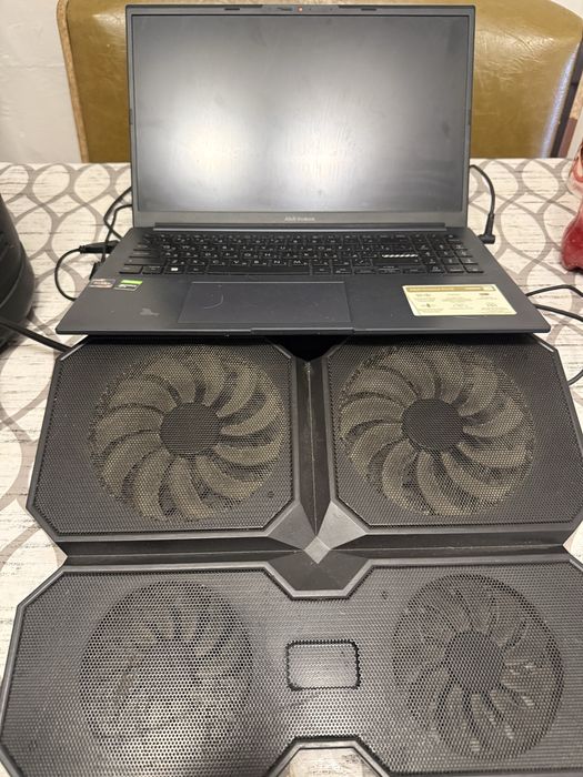 ASUS VivoBook M6500QH