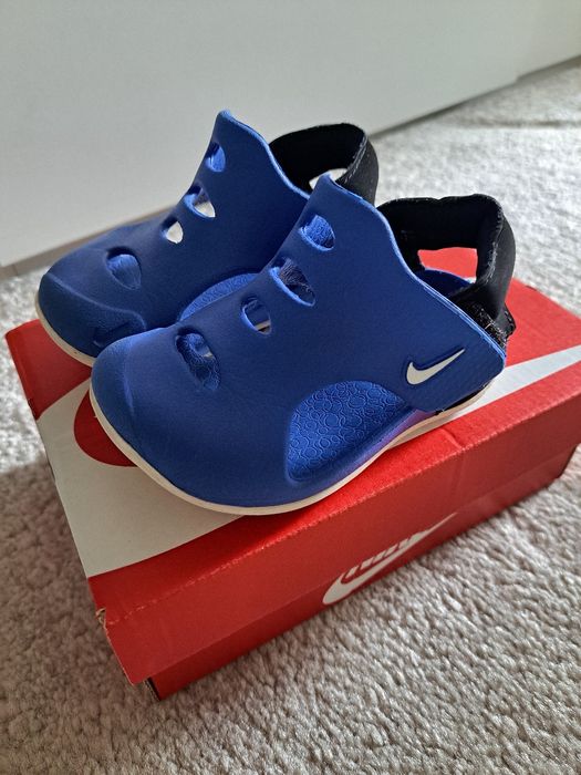Бебешки сандали Nike 21