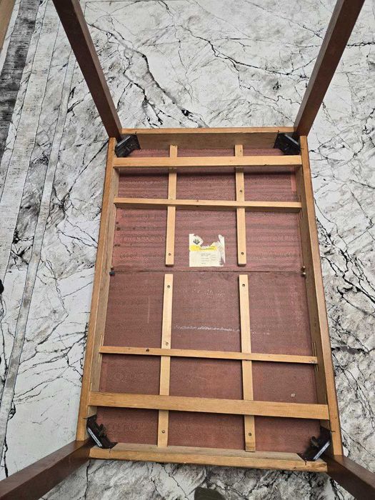 Продаётся стол обеденный полированный СССР 2 шт.