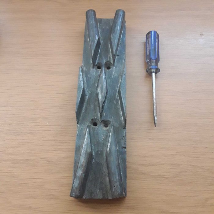 Стрелка тролейбусна от дърво.