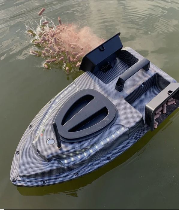 Продам прикормачный кораблик V900