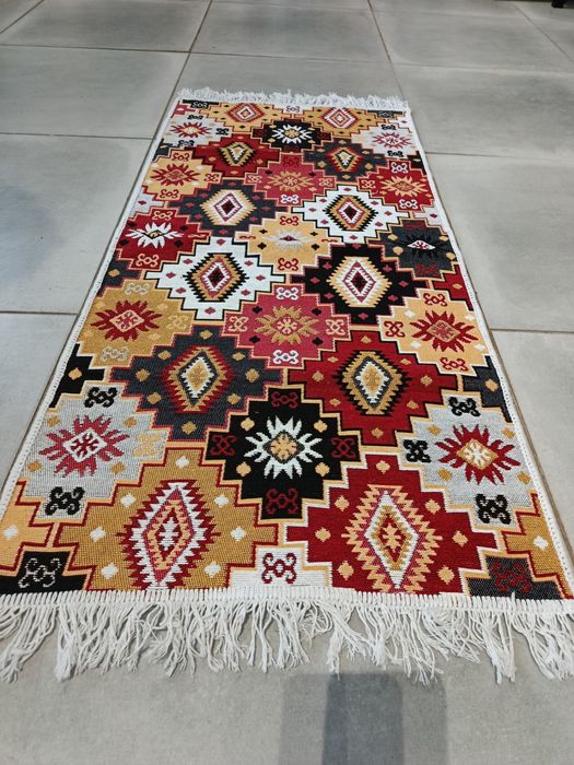 Covor Kilim, model traditional