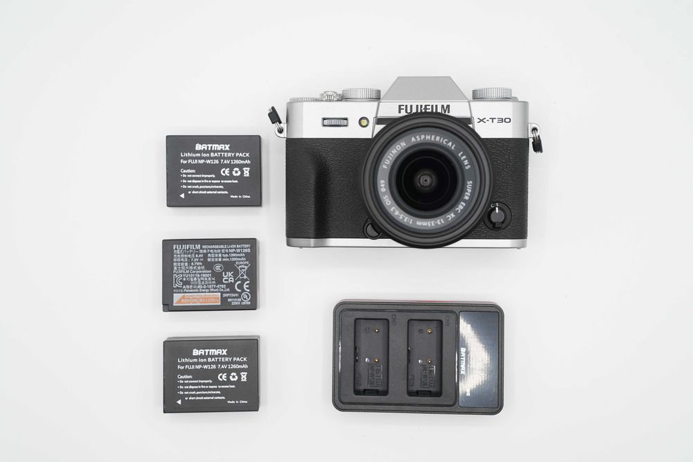 Fujifilm X-T30 III – 26MP, 6.2K + 3 baterii și încărcător