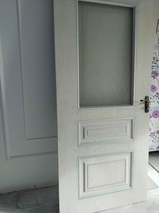 двери  белые