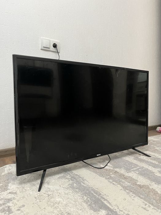 Продам телевизор на запчасти