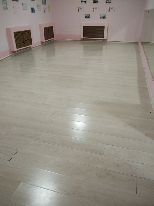 Продам линолеум двери и ламинат
