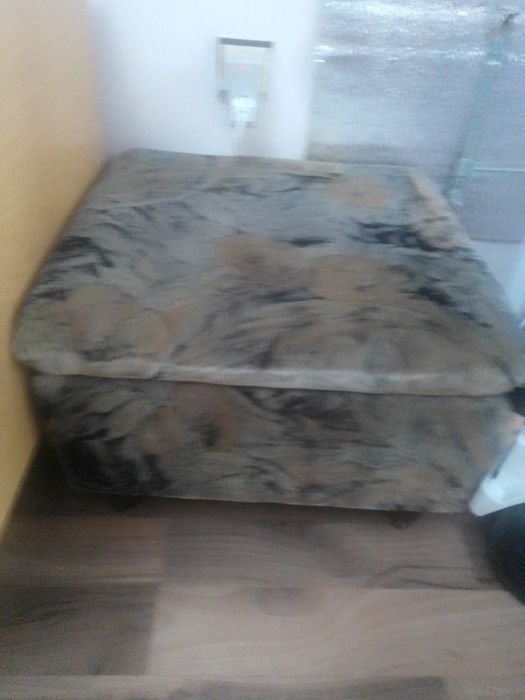 двоен диван и две табуретки