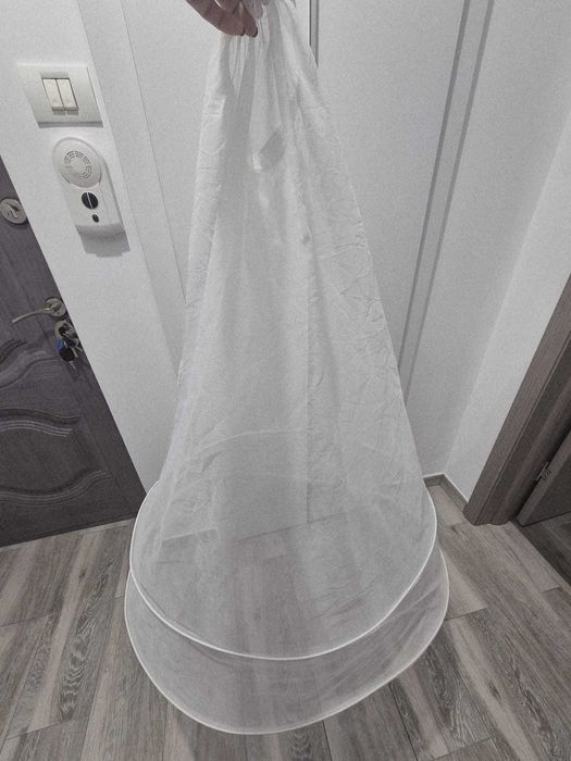 Vand rochie de mireasa