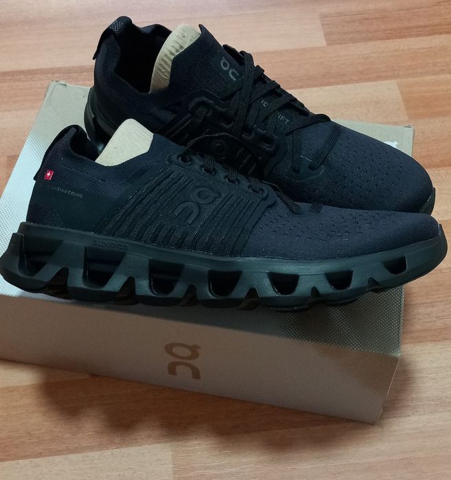 Adidasi On cloud cloudswift 4