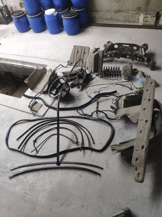 Запчасти на Мерседес w 210