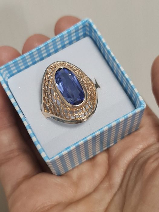 Золотое кольцо 583 пробы с сапфиром