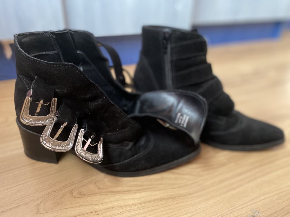 Cizme scurte, Asos, marimea 37, cu toc mic si catarame