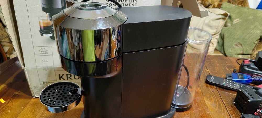 Кафемашина Nespresso Vertuo Krups  с капсули