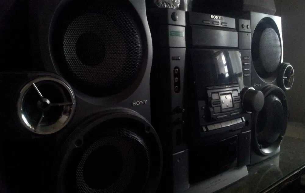 Музцентры Sony MHC-VX555 и Sony CMT-GP5