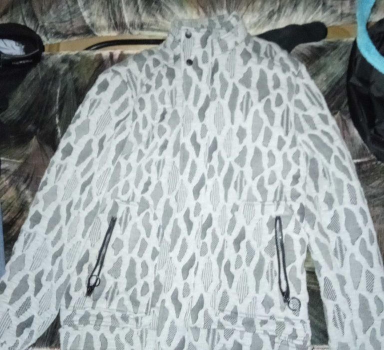 Продам куртку весенюю