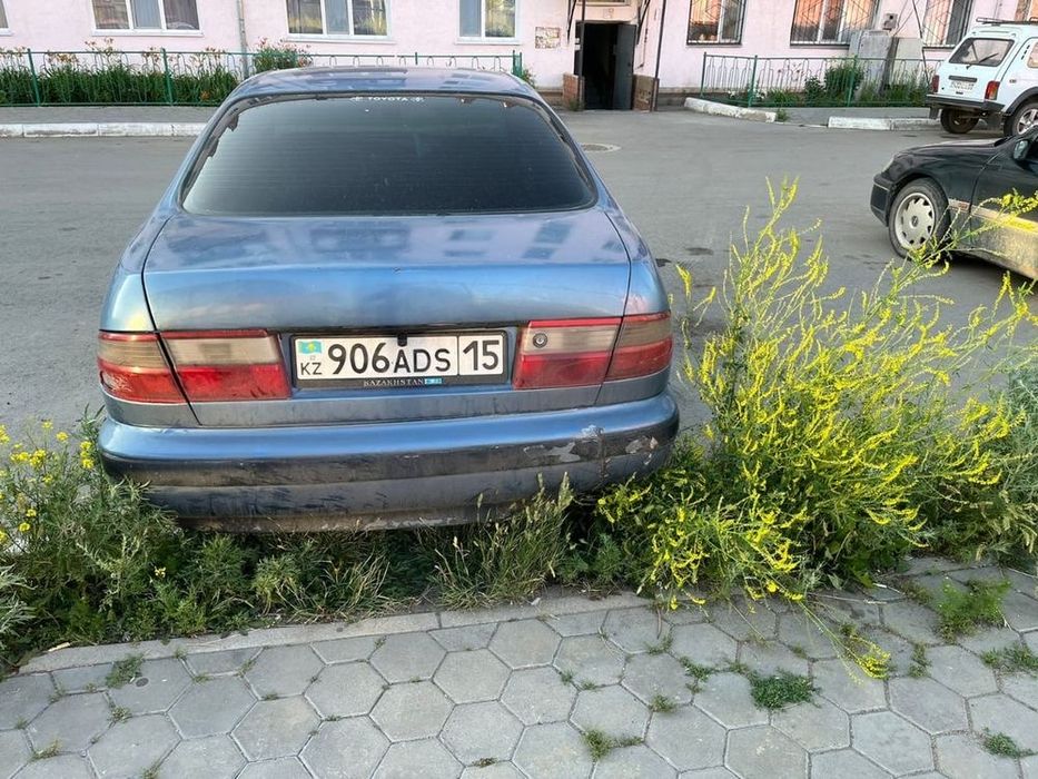 Продам тойота карину