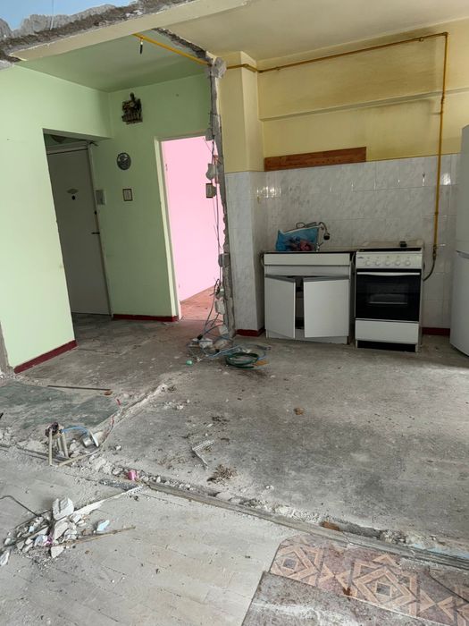 Apartament 3 camere de vanzare -zona excelenta