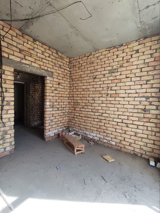 Yengi O’zbekiston tarafda 2xonali dom srochna sotiladi. Квартира