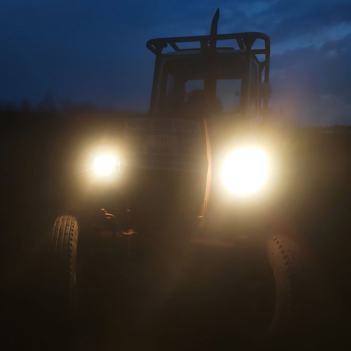 Продавам трактор ЮМЗ