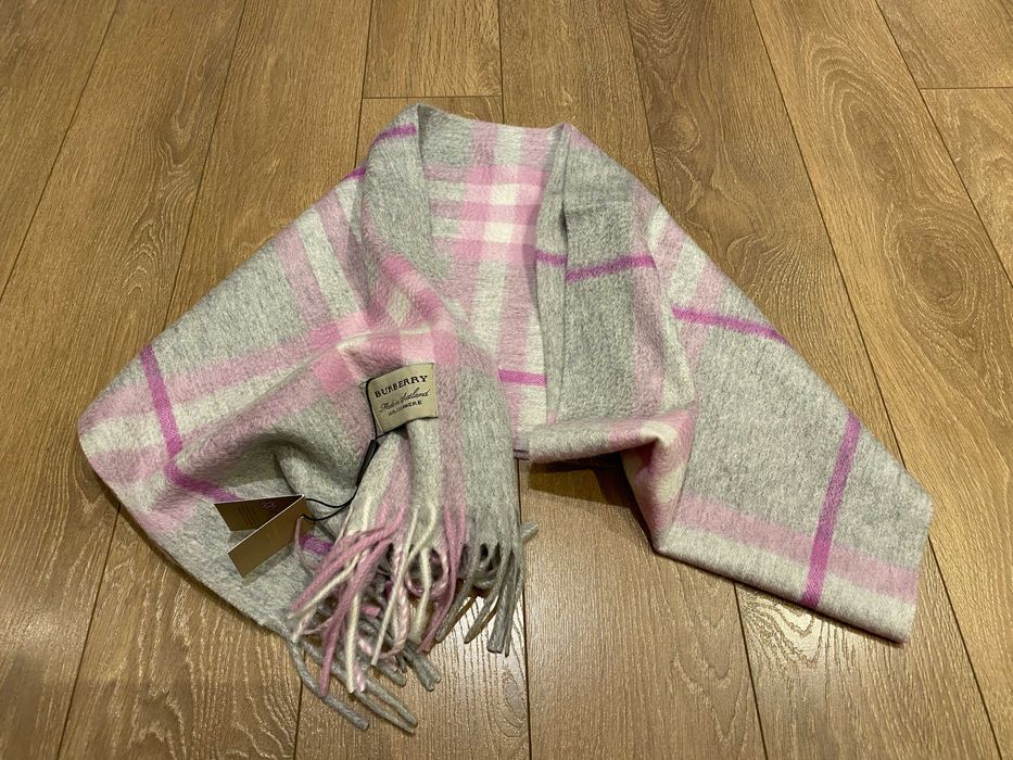 ОРИГИНАЛЕН BURBERRY Pale Grey Check кашмирен шал