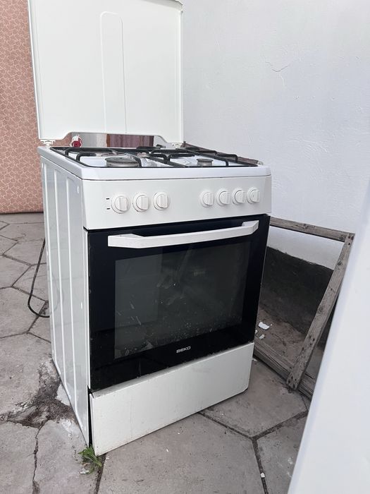 Холодильник и газ