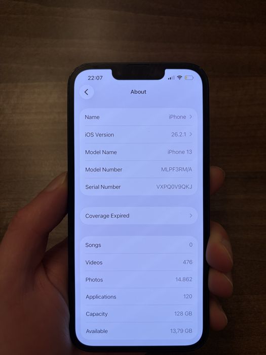 Vand iPhone 13 Midnight 128GB cu husa, accesorii si cutia originala