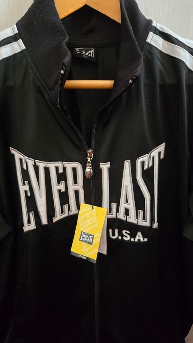 Продам новую футболку