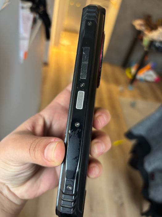 Продавам удароустойчив телефон Doogee V30 pro