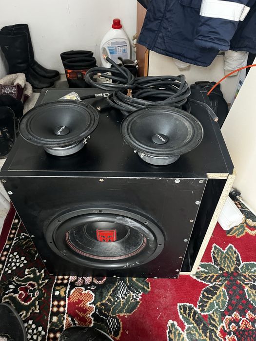 Продам сабуфер молот