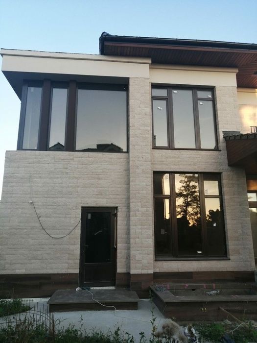 Пластиковые двери, балконы, витражи