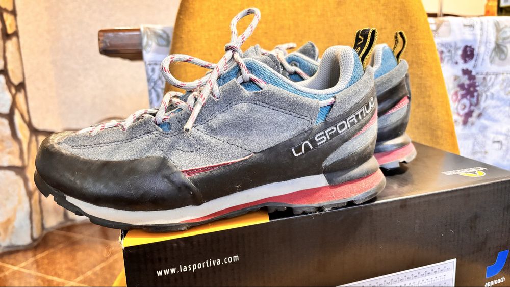 La sportiva Boulder X women approach shoes