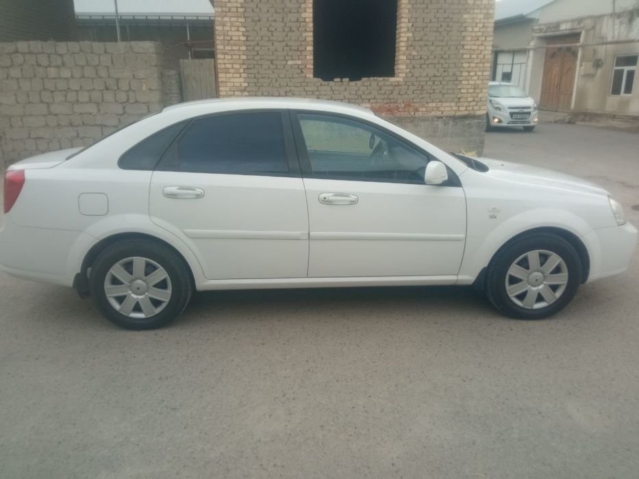 chevrolet lacetti 1.8 rodnoy