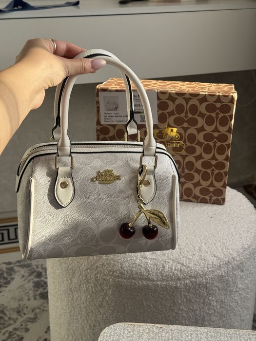 Продам сумочку Couch