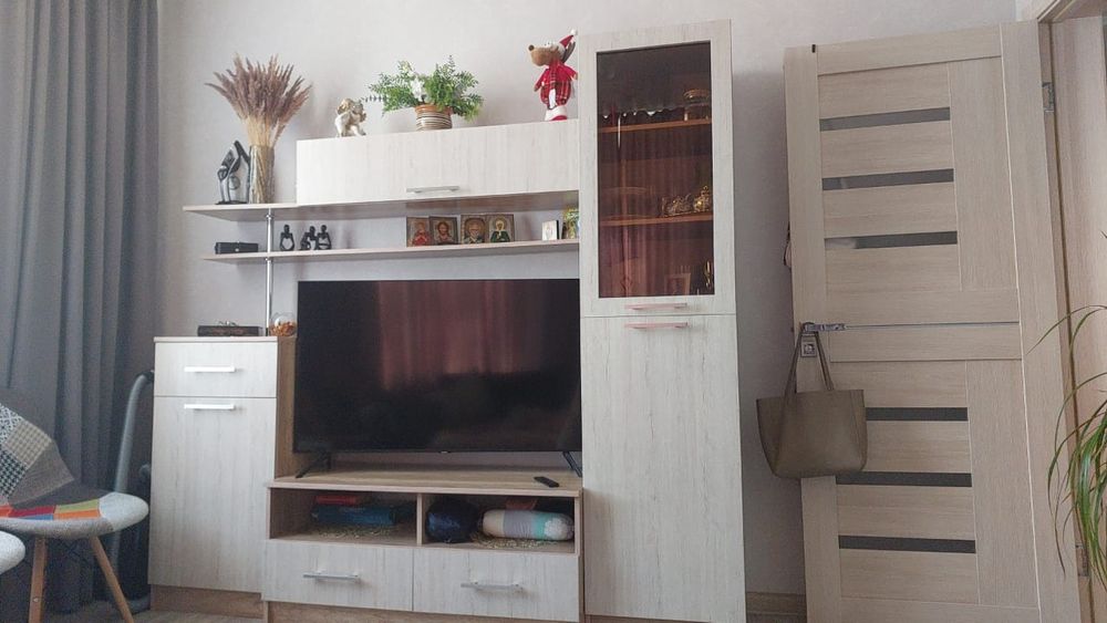 Продам стенку в зал