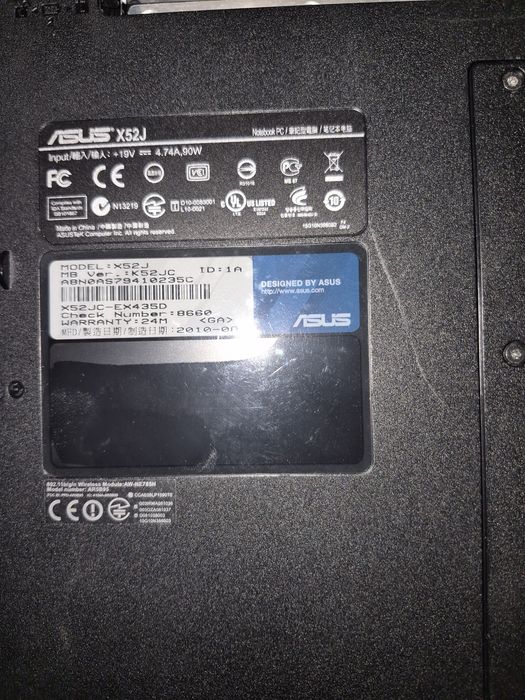 Лаптоп ASUS X52J Core i3 SSD 120GB 4GB RAM