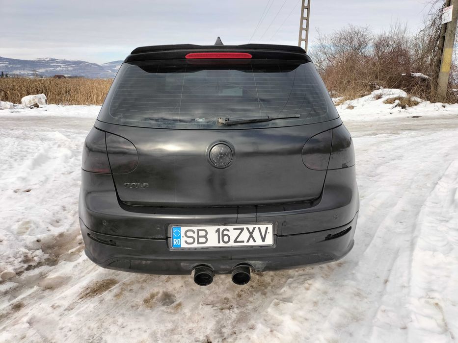 Ofer spre vânzare golf 5 pachet GTI  1.4 mpi 95 cp  239.000 km
