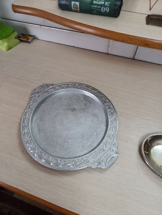 Продам поднос из алюминия.Советского периода.