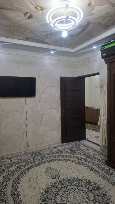 Birinchi etaj ikki xonalik kvartira Uy sotiladi pul zarur uchun tezda