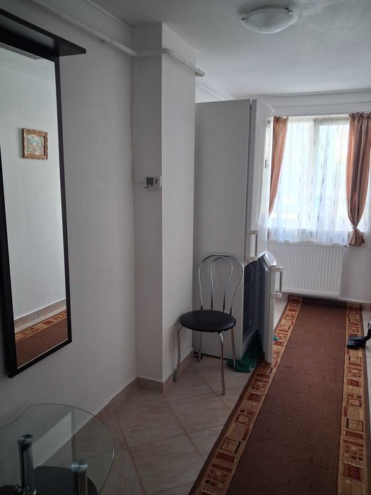 Inchiriez apartament