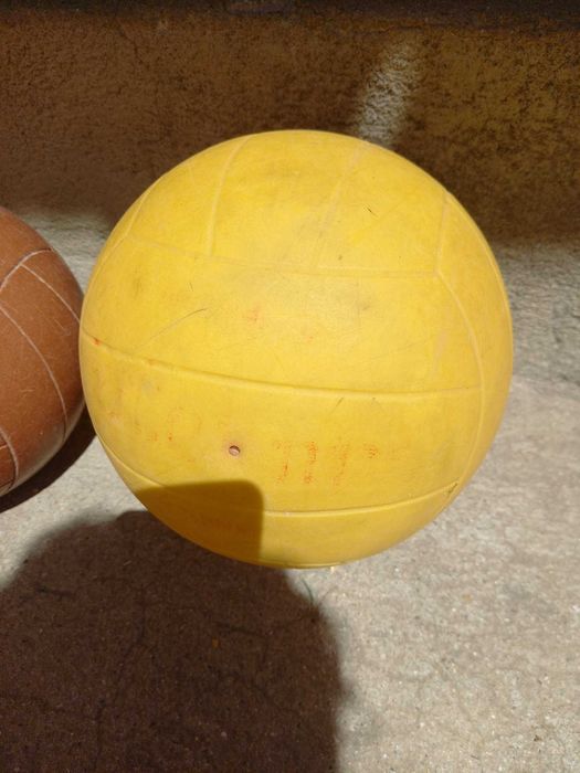 Minge veche. Lot 6 mingi vechi anii 1970. Fotbal, volei, handbal. Perioada comunista socialista