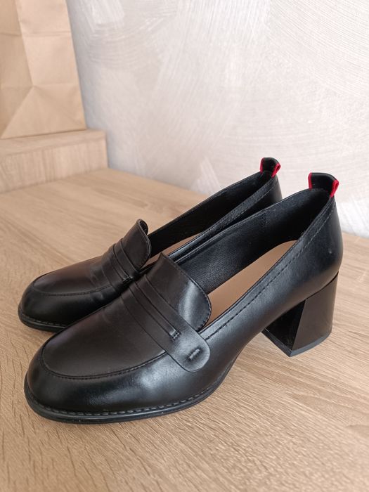 Продам туфли черные