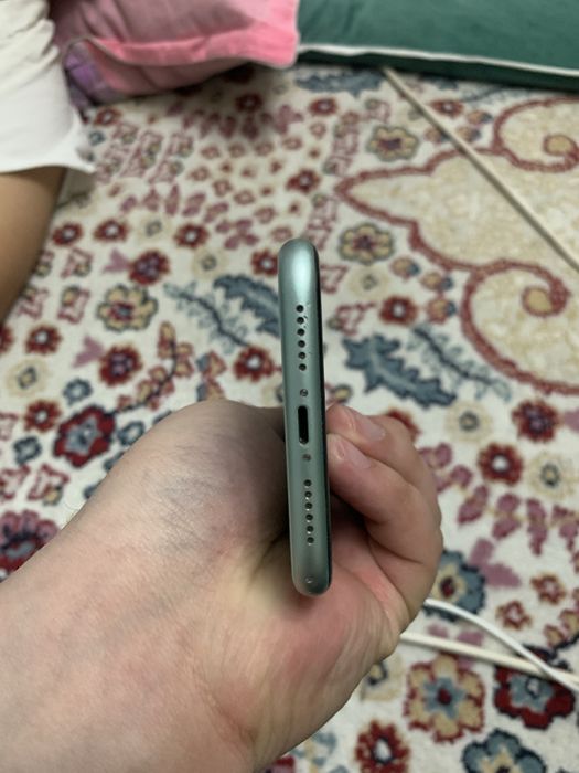 Продам Iphone 11