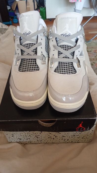 Jordan 4 Frozen Moments