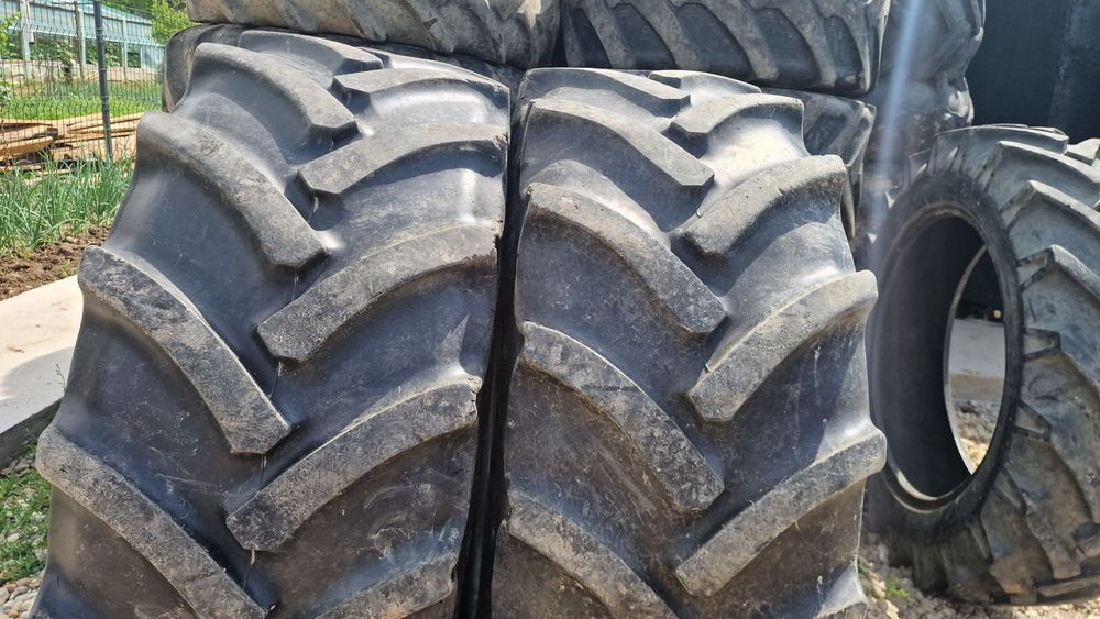 CAUCIUCURI agricole 440/65R24 marca Mitas