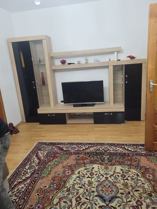 Inchiriez 2 camere parter
