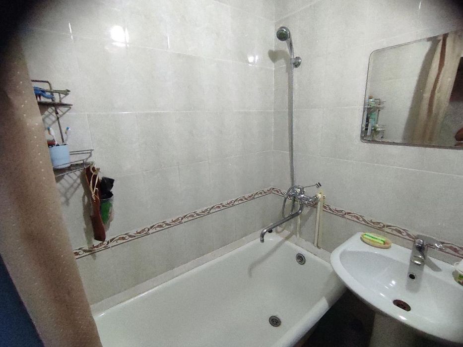 Продается 3-х комнатная квартира, в 1 микрорайоне, на Октябре (от собс