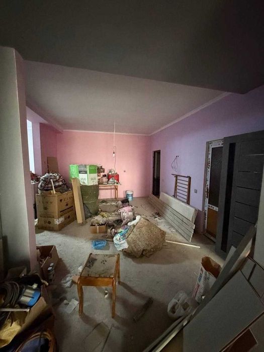 175 Продаётся квартира в новостройке, ориентир магазин Караван