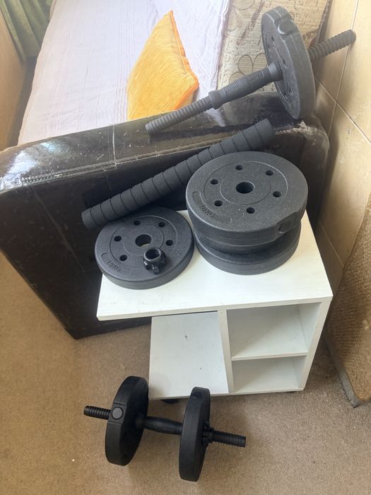 Scaun de antrenament plus set de 20kg gantere diferite marimi