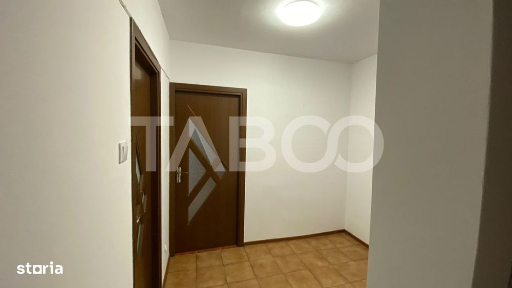 Apartament decomandat de inchiriat 2 camere 56 mpu si balcon 6 mp