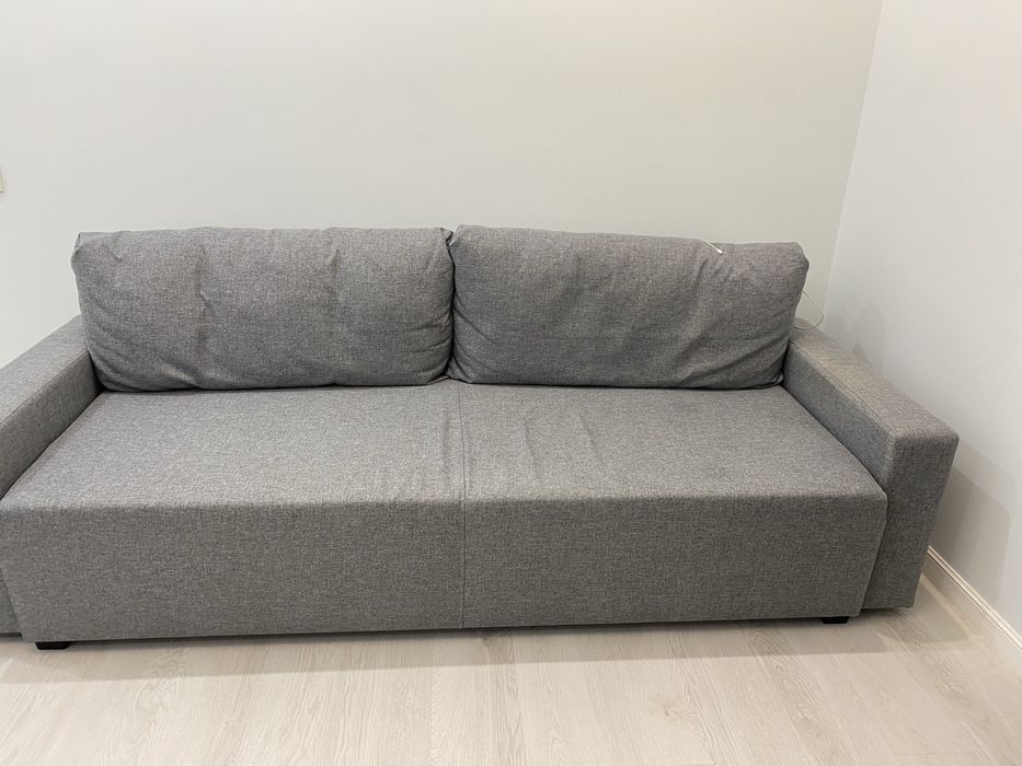 Диван IKEA серого цаета